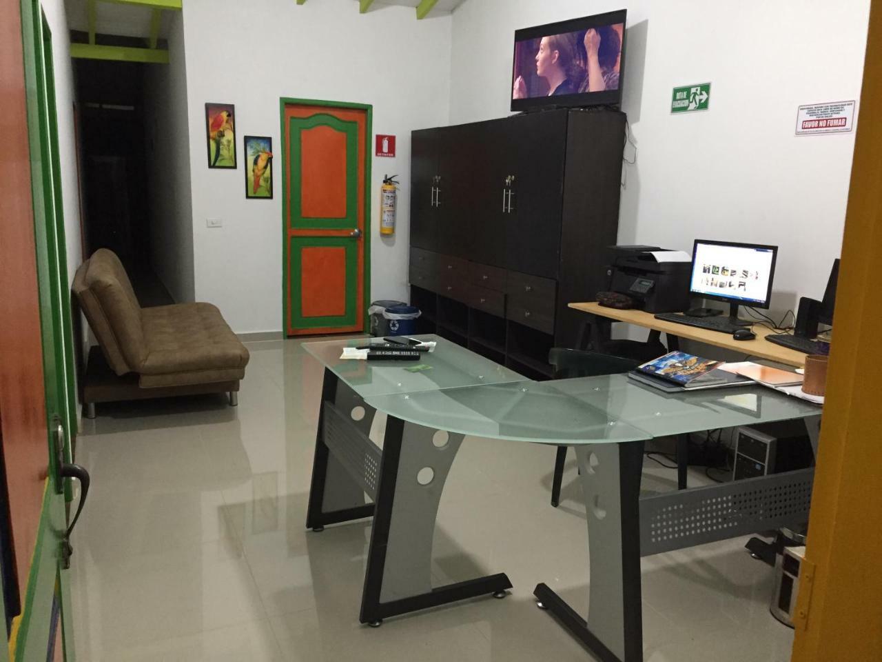 Casa Hostal Las Palmeras Guatapé Екстериор снимка