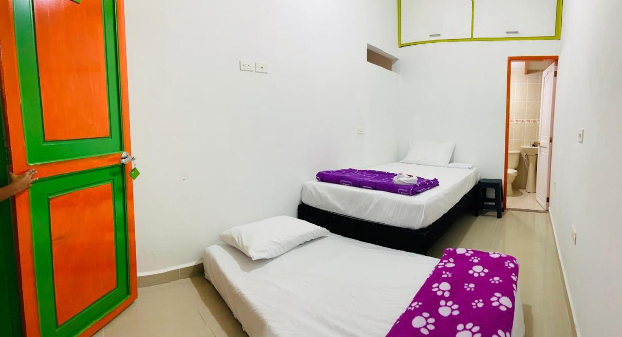 Casa Hostal Las Palmeras Guatapé Екстериор снимка