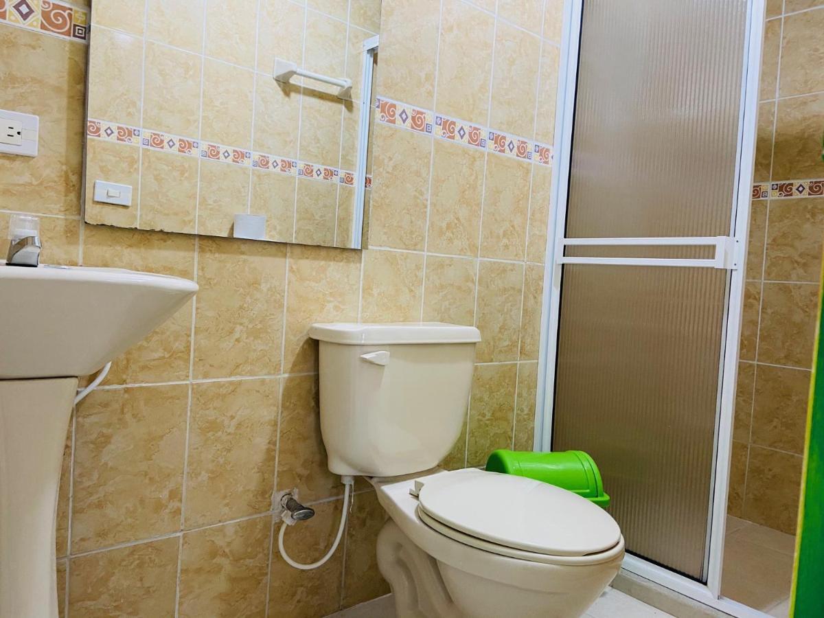 Casa Hostal Las Palmeras Guatapé Екстериор снимка