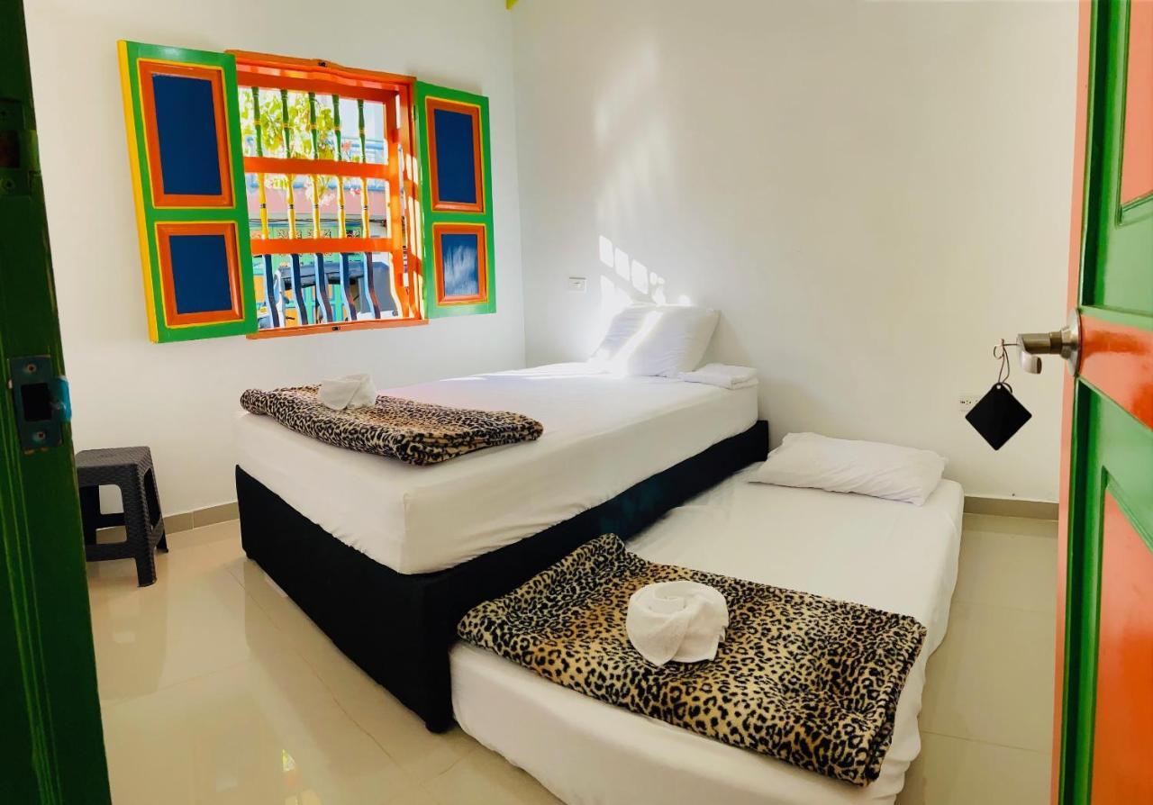 Casa Hostal Las Palmeras Guatapé Екстериор снимка