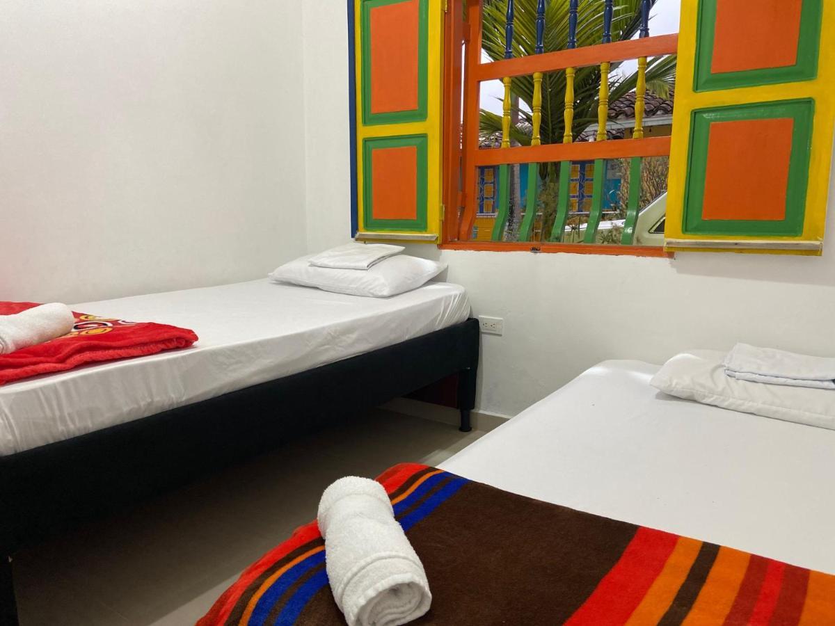 Casa Hostal Las Palmeras Guatapé Екстериор снимка
