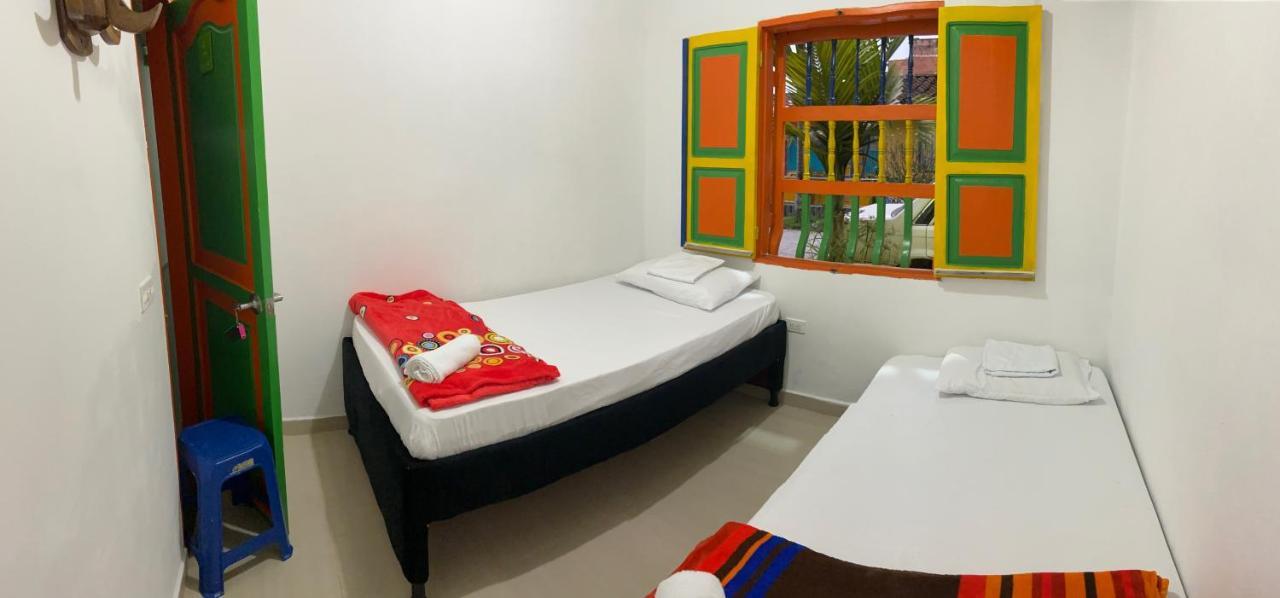 Casa Hostal Las Palmeras Guatapé Екстериор снимка